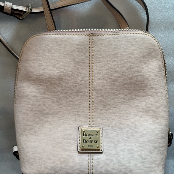 Dooney & Bourke Handbags - Dooney & Bourke Purse